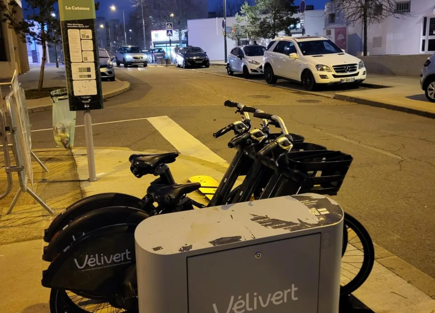 Apartmán Studio Avec Parking Gratuit Saint-Etienne