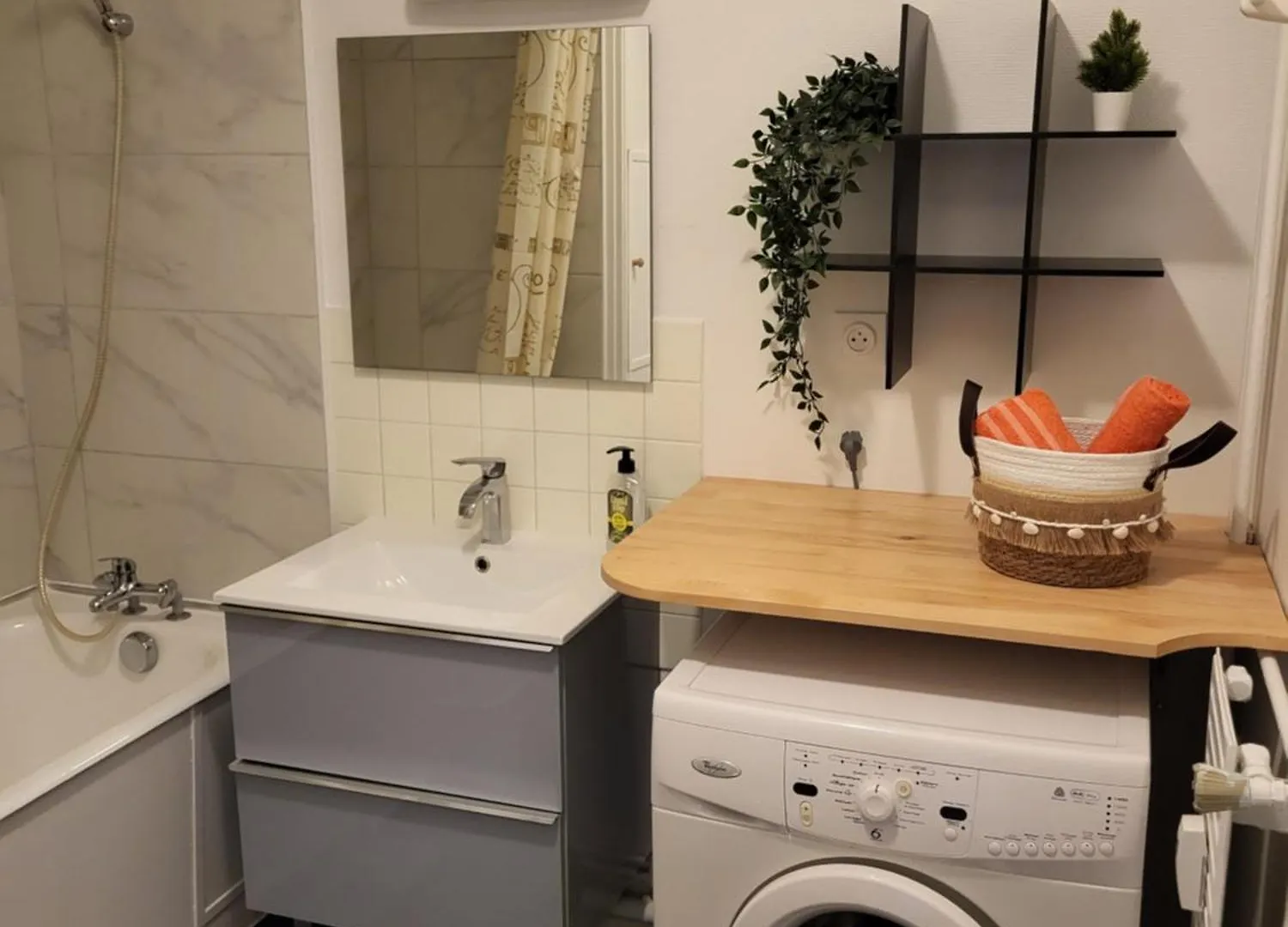 Appartement Studio Avec Parking Gratuit Saint-Etienne
