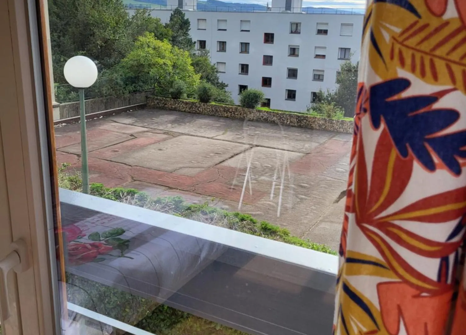 Studio Avec Parking Gratuit Saint-Etienne  Apartment Saint-Etienne (Loire)