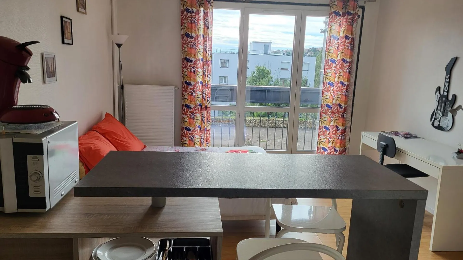 Studio Avec Parking Gratuit Saint-Etienne  Appartement Saint-Etienne (Loire)