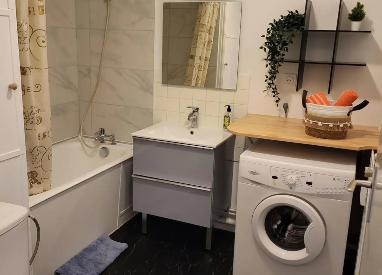 Appartement Studio Avec Parking Gratuit Saint-Etienne  France
